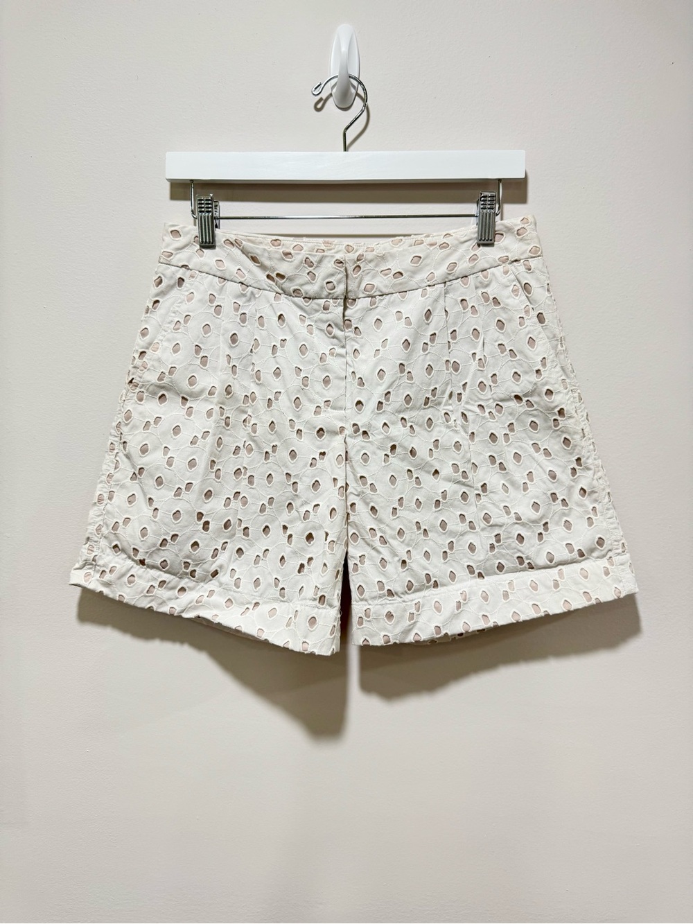 Hoss Intropia White Eyelet Embroidered Cotton‎ Shorts Cuffed Hem Boho Size 36